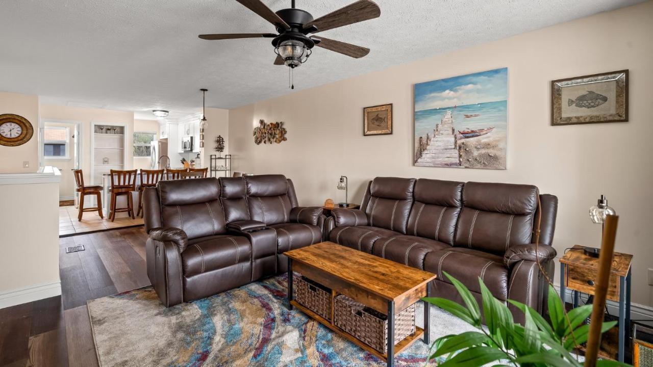 Pet Friendly Townhome With Gulf Views And Hot Tub Right Across From Beach And Schooners Panama City Beach Buitenkant foto