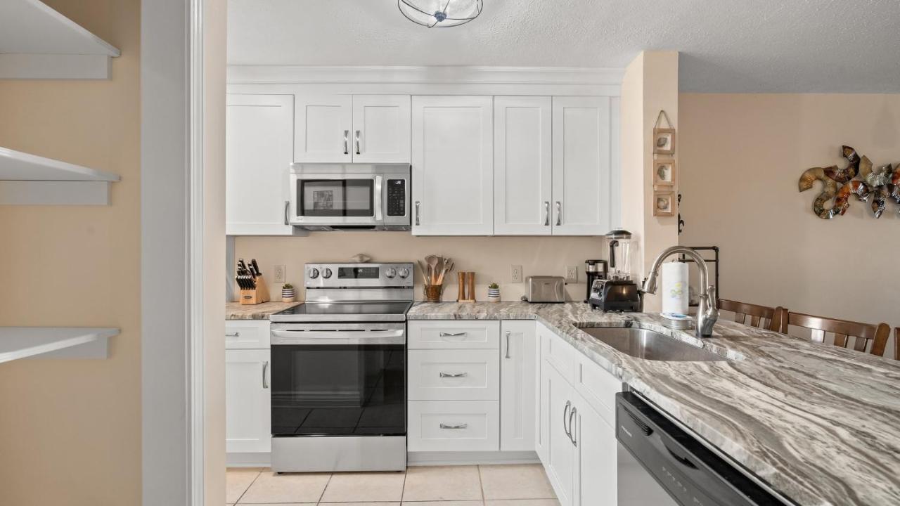 Pet Friendly Townhome With Gulf Views And Hot Tub Right Across From Beach And Schooners Panama City Beach Buitenkant foto