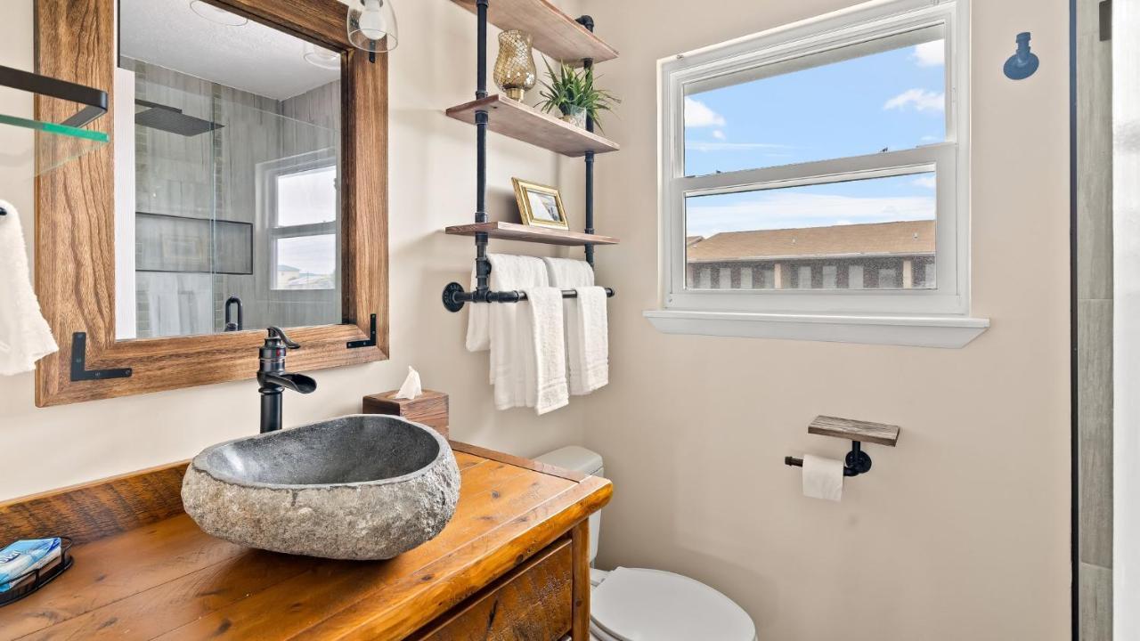Pet Friendly Townhome With Gulf Views And Hot Tub Right Across From Beach And Schooners Panama City Beach Buitenkant foto